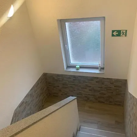 Godorfer Burg Monteuer Ostello