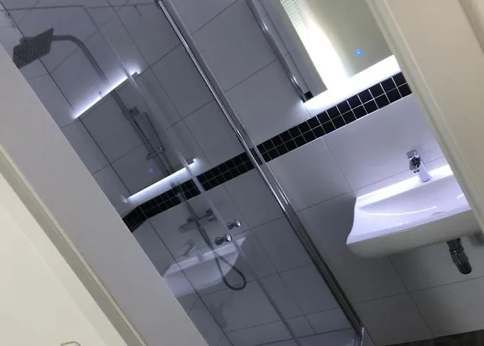 Godorfer Burg Monteuer Hostal *